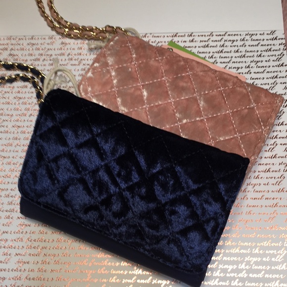 Blue Velvet wristlet NEW - Picture 3 of 7